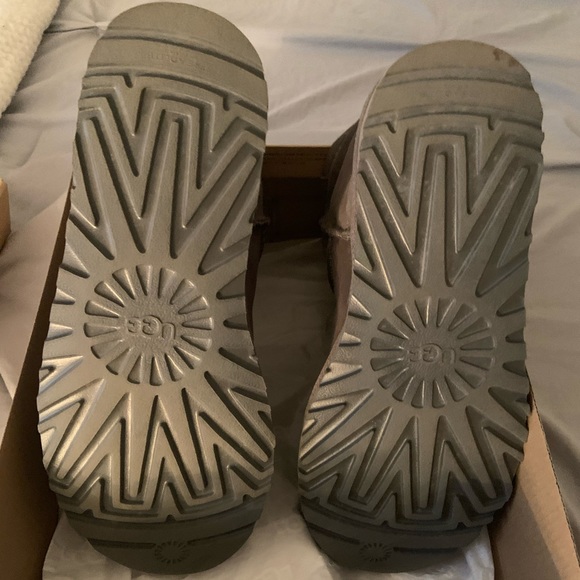 gray ugg mini - Picture 4 of 7